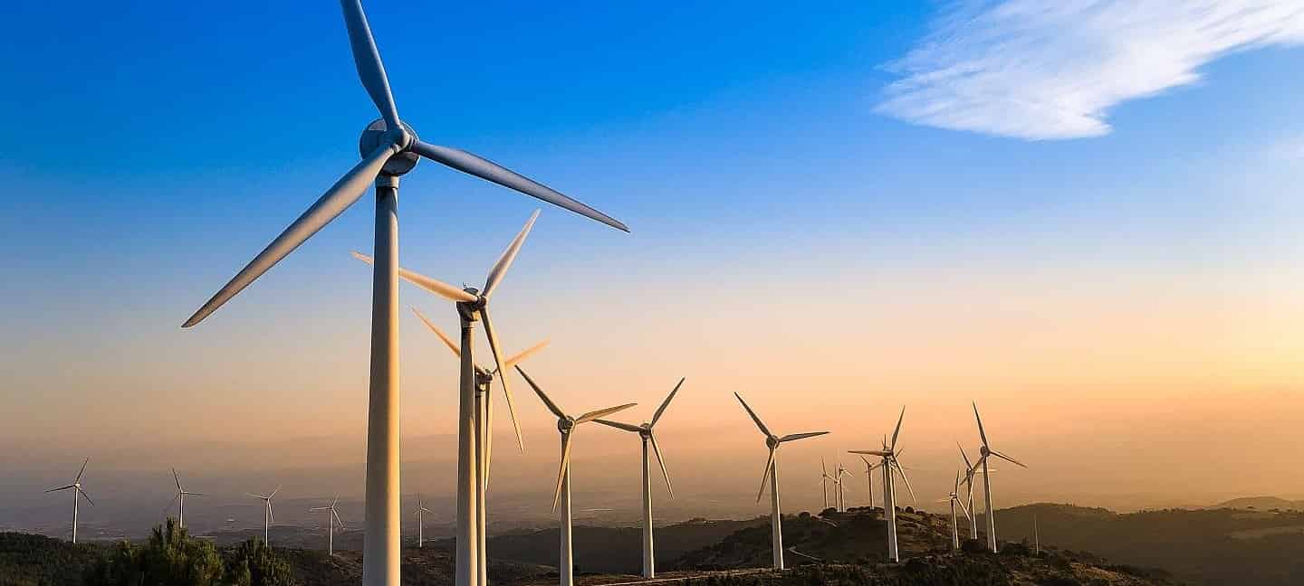 المصرية لنقل الكهرباء تتعاون مع السويدي إليكتريك لتنفيذ 3 مشروعات لنقل كهرباء طاقة الرياح